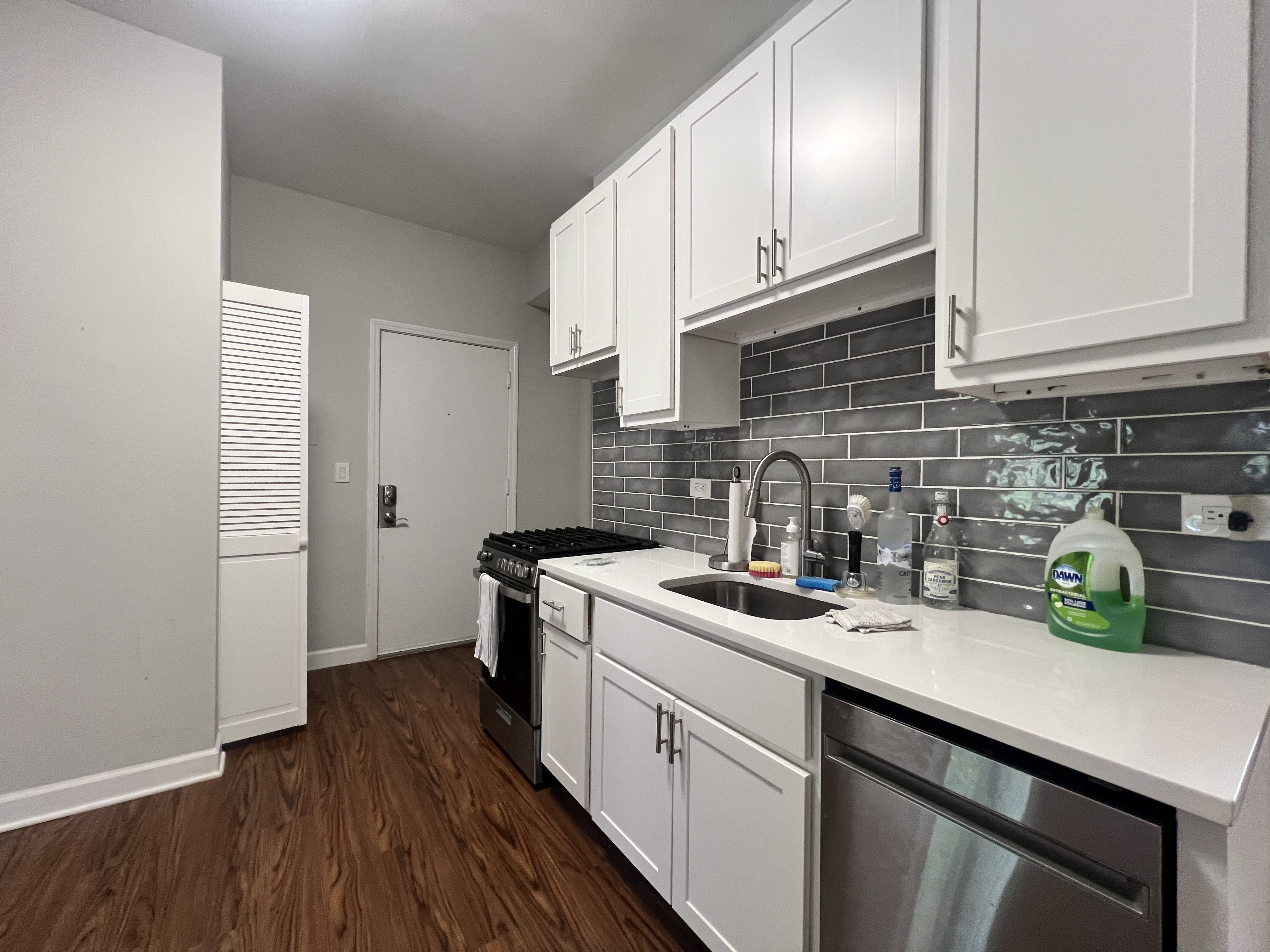 858 N. Wood St./1811 W. Iowa St. 858 N. Wood St., Chicago, IL 60622 West Town - Leasing by Cross Street